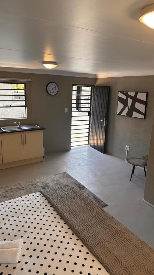 One Home Pretoria-Noord 外观 照片
