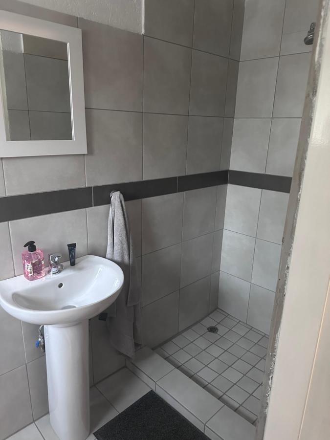 One Home Pretoria-Noord 外观 照片